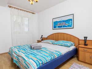 23753322-Ferienwohnung-3-Barbat Na Rabu-300x225-5