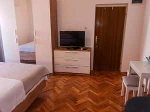 23917110-Ferienwohnung-2-Barbat Na Rabu-300x225-5