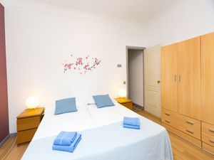 23853916-Ferienwohnung-5-Barcelona-300x225-4