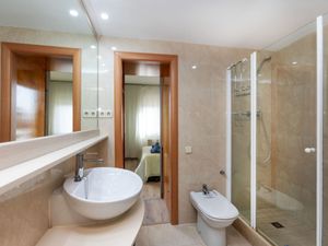 23843110-Ferienwohnung-6-Barcelona-300x225-1