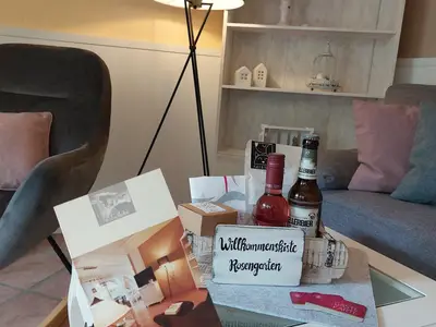 Willkommenskiste mit regionalen Köstlichkeiten Willkommenskiste mit regionalen Köstlichkeiten
