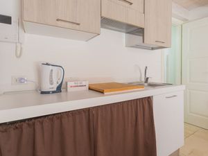 23699467-Ferienwohnung-2-Bari-300x225-5