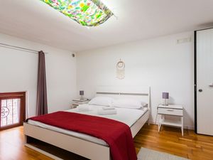 23699468-Ferienwohnung-2-Bari-300x225-0