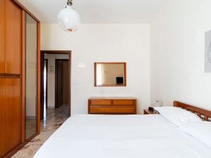 24025276-Ferienwohnung-5-Bari-300x225-4