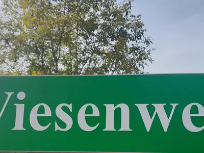 Wiesenweg 1