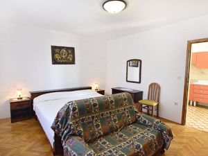 23972550-Ferienwohnung-4-Basanija-300x225-4