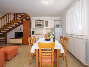 19284693-Ferienwohnung-0-Basanija-300x225-3