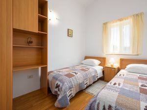 19128081-Ferienwohnung-6-Basanija-300x225-5