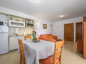 19125847-Ferienwohnung-4-Basanija-300x225-4