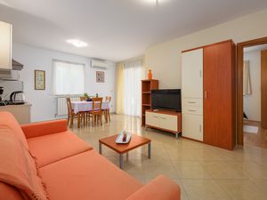 23927374-Ferienwohnung-4-Basanija-300x225-1