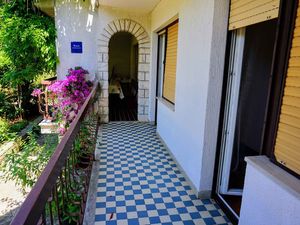 24051377-Ferienwohnung-8-Basanija-300x225-2