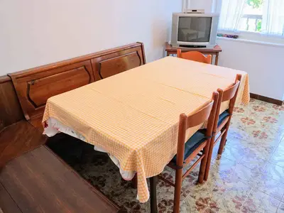 Ferienwohnung für 8 Personen (100 m²) in Basanija 9/10
