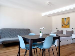 21945749-Ferienwohnung-4-Basel-300x225-1