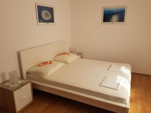 18321933-Ferienwohnung-6-Basina-300x225-5