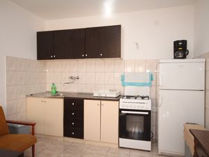 23930490-Ferienwohnung-8-Basina-300x225-4