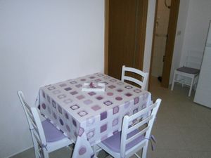 23931489-Ferienwohnung-2-Basina-300x225-2