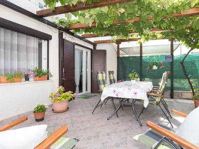 Ferienwohnung für 2 Personen (40 m²) in Baška 1/10