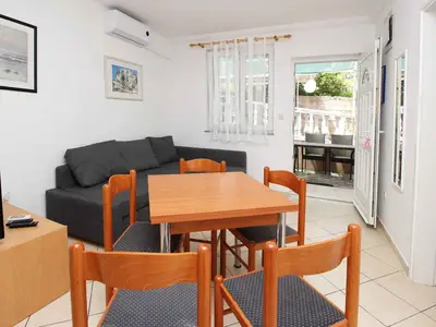 Ferienwohnung für 5 Personen (40 m²) in Baška 1/10