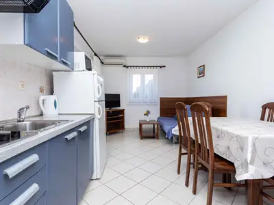 Ferienwohnung für 5 Personen (45 m²) in Baška 1/10