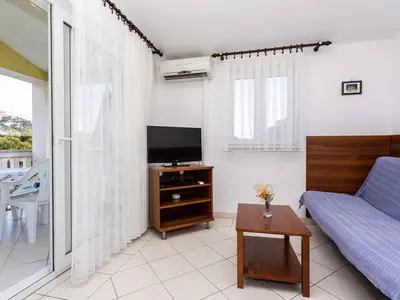 Ferienwohnung für 5 Personen (45 m²) in Baška 1/10