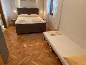 22617213-Ferienwohnung-3-Baska Voda-300x225-5