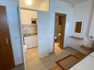 22448941-Ferienwohnung-2-Baska Voda-300x225-1