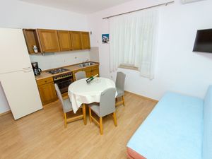 23943398-Ferienwohnung-4-Baska Voda-300x225-5