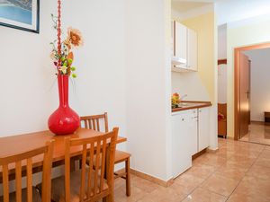 24002190-Ferienwohnung-4-Baska Voda-300x225-3