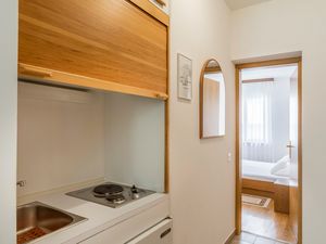 18323449-Ferienwohnung-2-Baska Voda-300x225-2