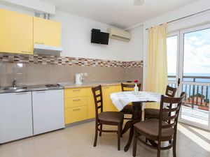 18324021-Ferienwohnung-4-Baska Voda-300x225-1