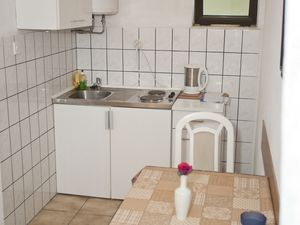 18322222-Ferienwohnung-2-Baska Voda-300x225-2