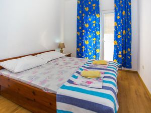 18323057-Ferienwohnung-4-Baska Voda-300x225-4