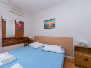 18321763-Ferienwohnung-2-Baska Voda-300x225-4