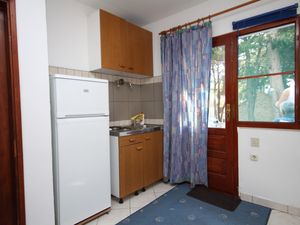 18323642-Ferienwohnung-2-Baska Voda-300x225-1