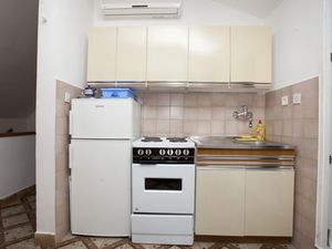 18322629-Ferienwohnung-4-Baska Voda-300x225-4