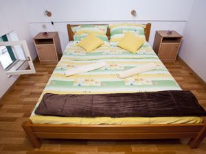 18322629-Ferienwohnung-4-Baska Voda-300x225-5