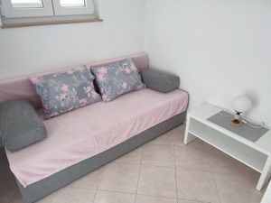 18956700-Ferienwohnung-3-Baska Voda-300x225-5