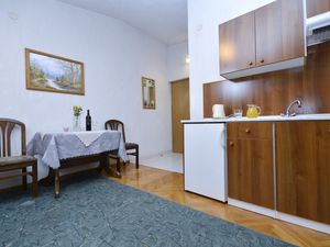 19113160-Ferienwohnung-2-Baska Voda-300x225-3