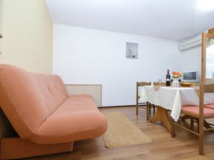 19113542-Ferienwohnung-4-Baska Voda-300x225-4