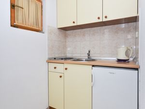 19113542-Ferienwohnung-4-Baska Voda-300x225-5