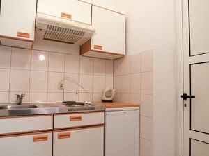 19126591-Ferienwohnung-2-Baska Voda-300x225-1