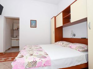 19126591-Ferienwohnung-2-Baska Voda-300x225-3