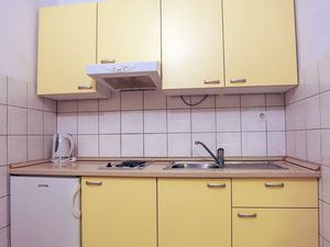 19125698-Ferienwohnung-2-Baska Voda-300x225-1