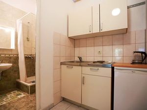 19126586-Ferienwohnung-2-Baska Voda-300x225-1