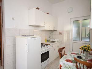 19125812-Ferienwohnung-4-Baska Voda-300x225-2