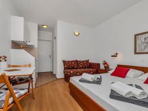 19126852-Ferienwohnung-2-Baska Voda-300x225-4