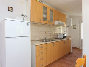 19127143-Ferienwohnung-4-Baska Voda-300x225-4