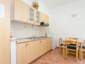 19128459-Ferienwohnung-2-Baska Voda-300x225-4