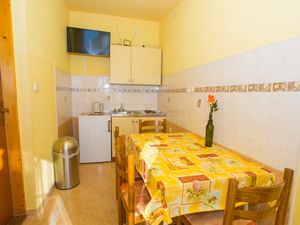 21666373-Ferienwohnung-4-Baska Voda-300x225-1