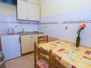 21666373-Ferienwohnung-4-Baska Voda-300x225-2